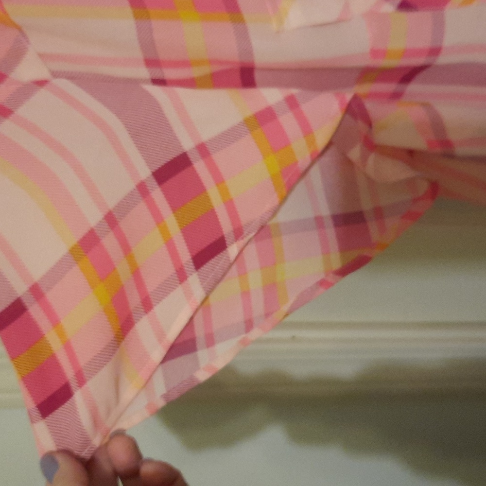 Torrid. size 2.  ( 18-20)  pink plaid top. - Picture 7 of 8